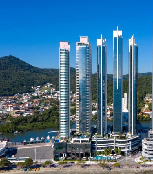 Ibiza Towers – Empreendimento 100% pronto frente mar na Barra Sul com 4 suítes e lazer de resort