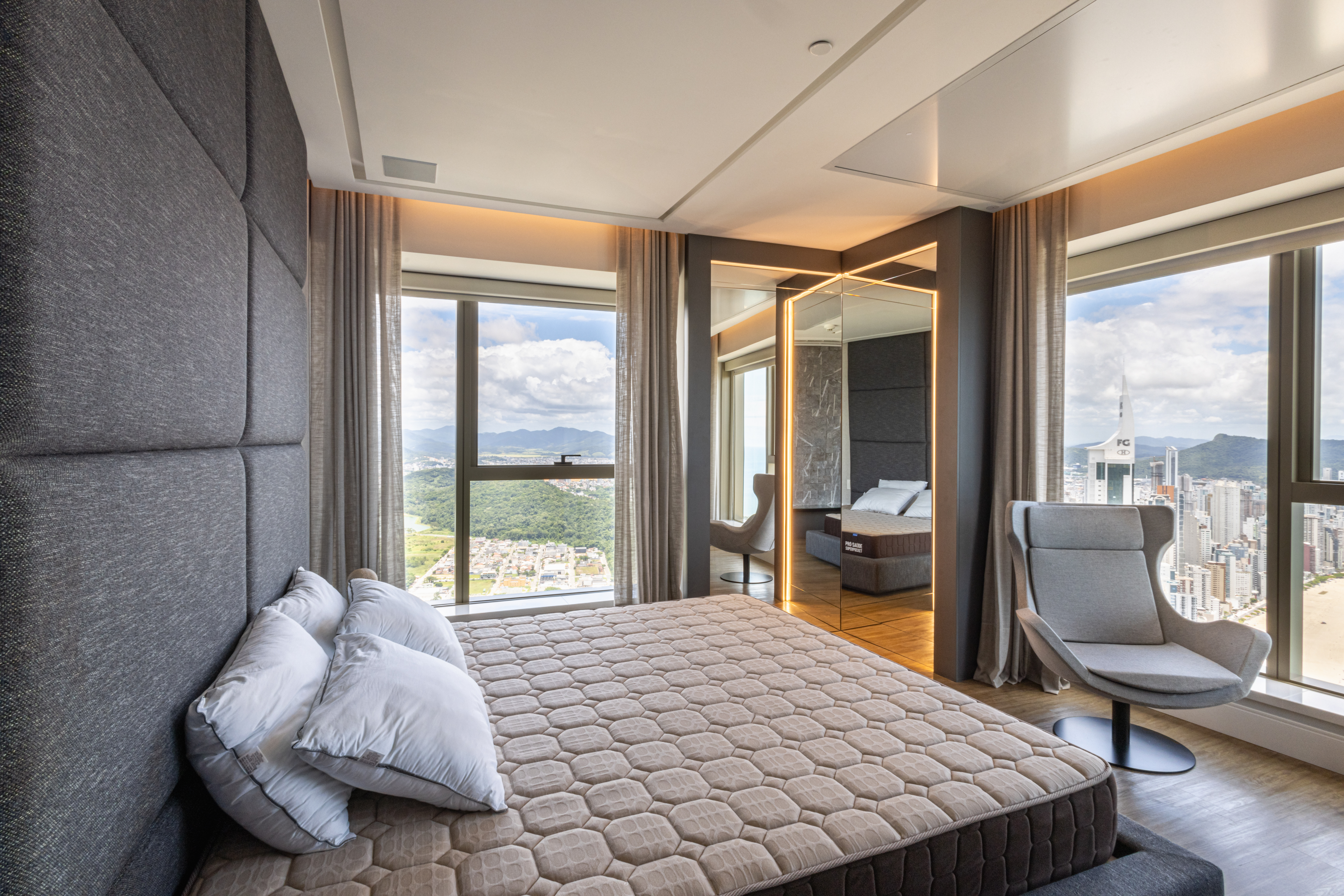 Yachthouse By pininfarina andar alto nas torres mais altas da america latina - Balneário Camboriú